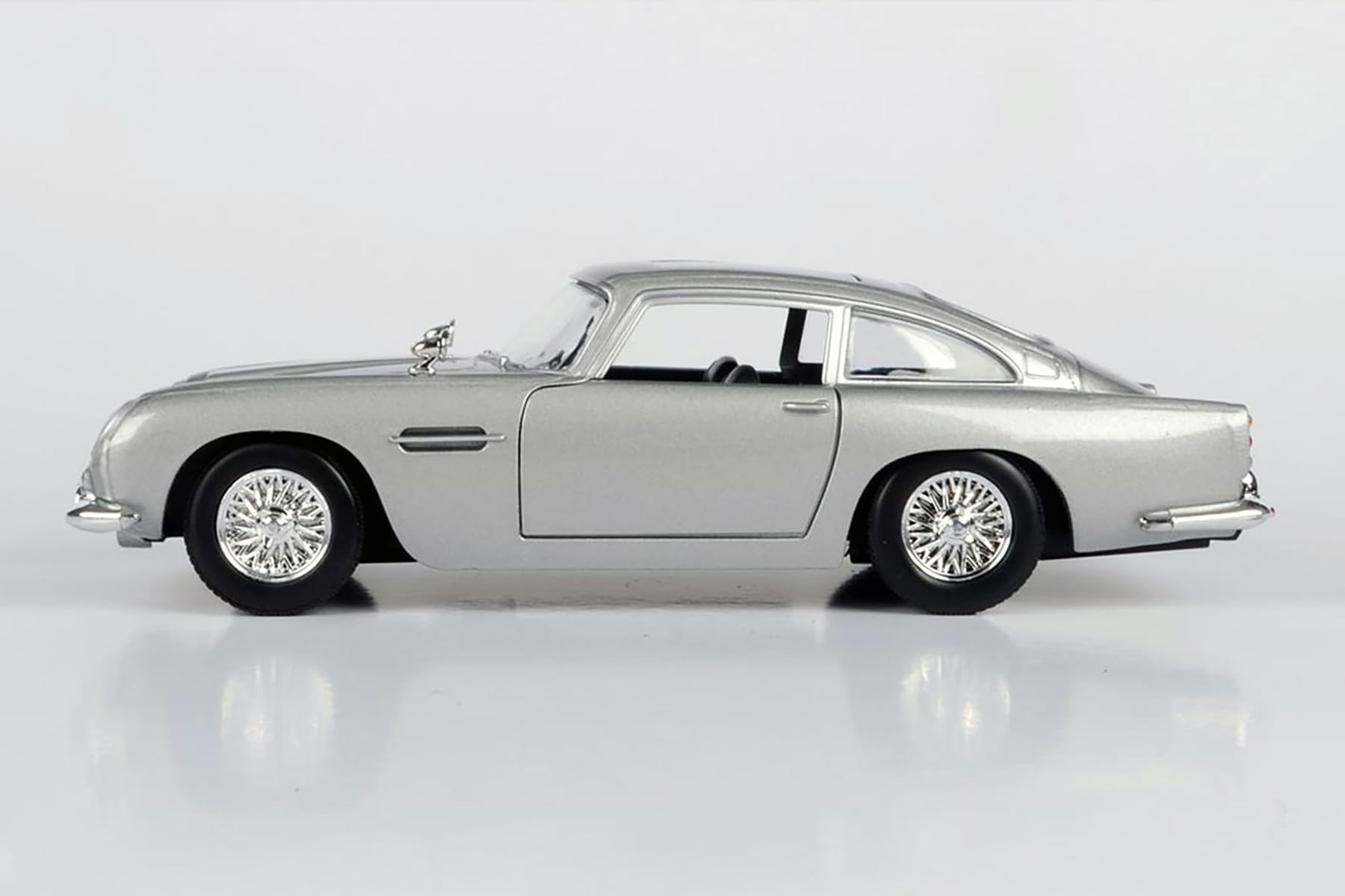 ジェームズボンドカーDB5 collectibles ジェームズボンドカーDB5 collectibles James Bond 007 Aston